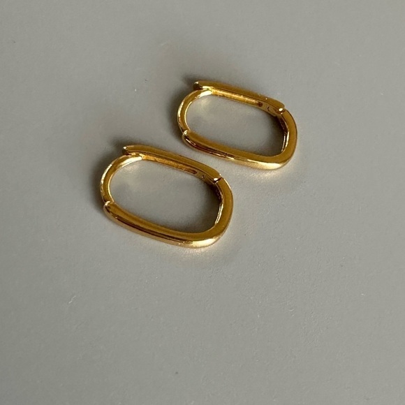 14K Gold Vermeil Oval Huggie Earrings - Picture 5 of 8